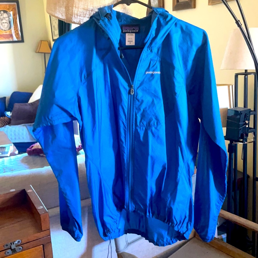Patagonia lightweight packable jacket womens small